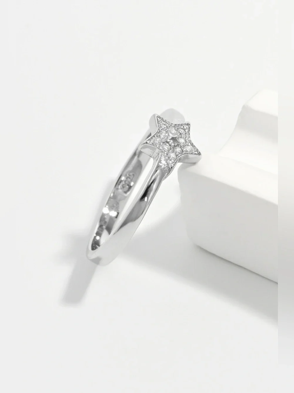 925 Sterling Silver Inland Zircon Star Ring